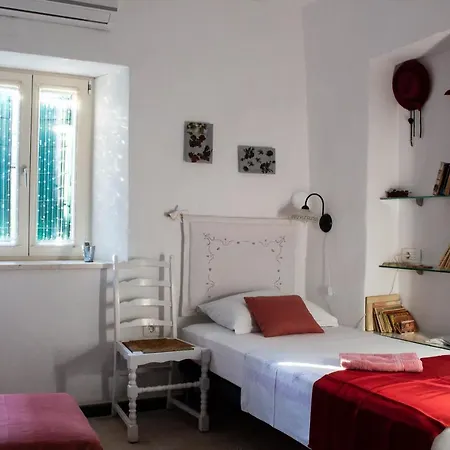 Villa Cindro Walled-Off Sea Front Historical Hse Villa Podstrana